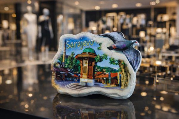 Magnet golub 1 Golub